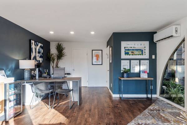 Listing photo 1 of 5