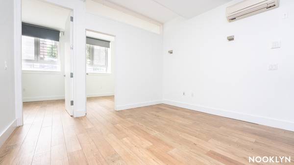 Listing photo 1 of 4