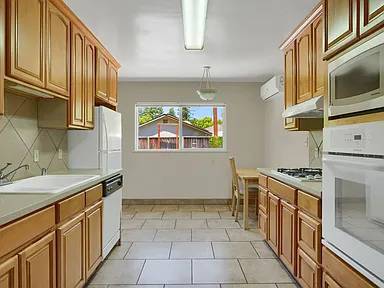 Listing photo 1 of 3