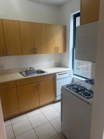 Listing photo 1 of 5