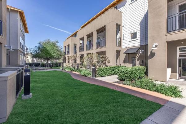 Listing photo 1 of 5