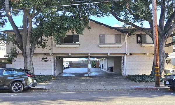 Listing photo 1 of 5