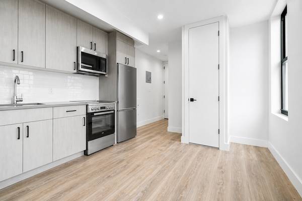 Listing photo 1 of 5