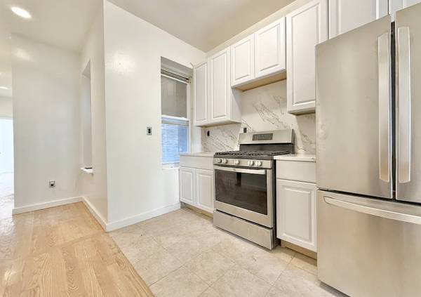 Listing photo 1 of 5