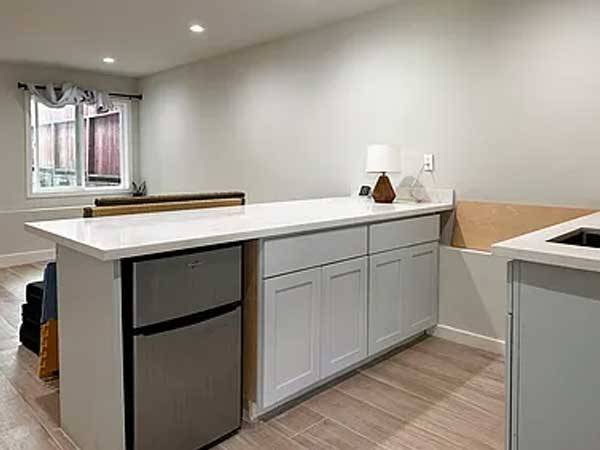 Listing photo 1 of 4