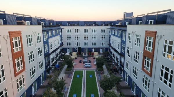 Listing photo 1 of 5