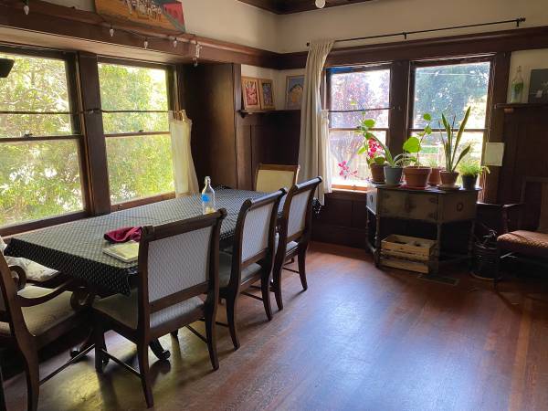 Listing photo 1 of 5