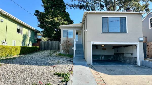 Listing photo 1 of 5