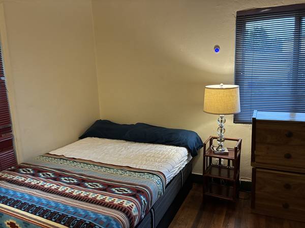 Listing photo 1 of 5