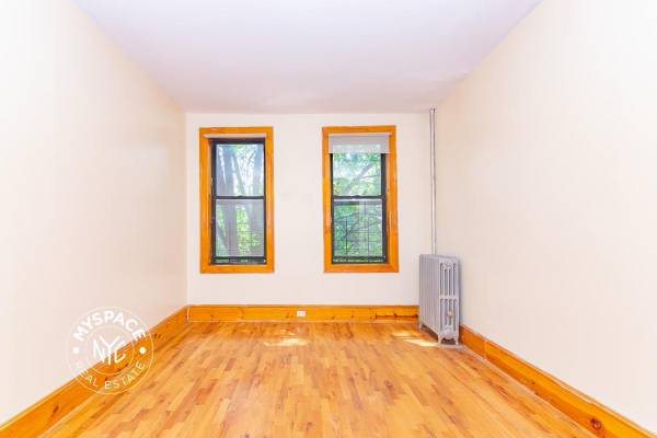 Listing photo 1 of 5