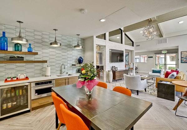 Listing photo 1 of 5