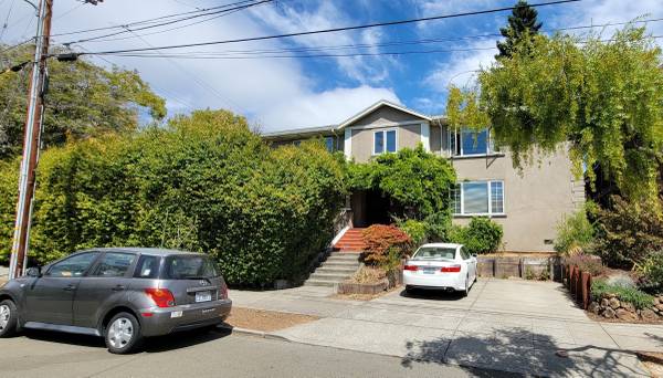 Listing photo 1 of 5