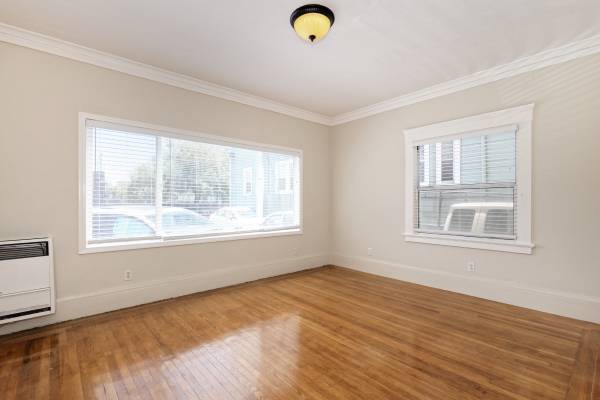 Listing photo 1 of 5