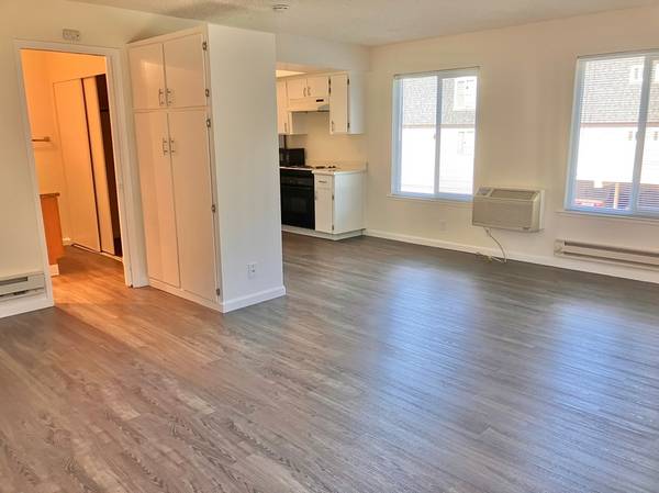 Listing photo 1 of 5