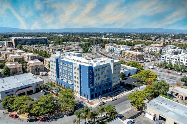 Listing photo 1 of 5