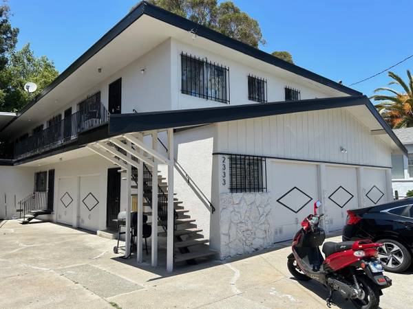 Listing photo 1 of 5