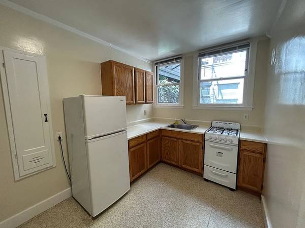 Listing photo 1 of 5