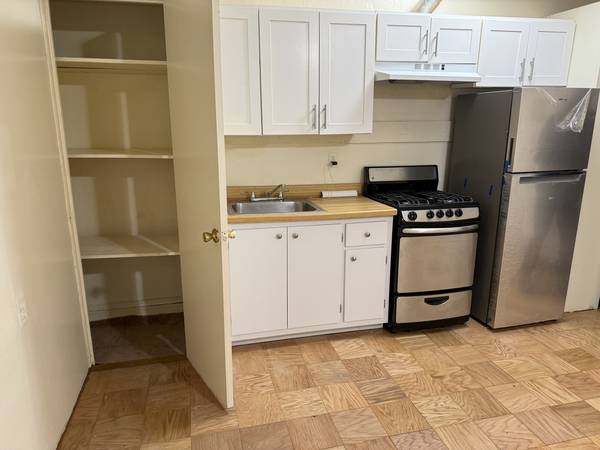 Listing photo 1 of 5