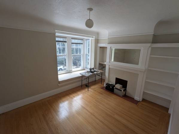 Listing photo 1 of 3