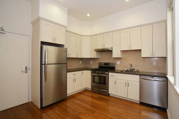 Listing photo 1 of 5