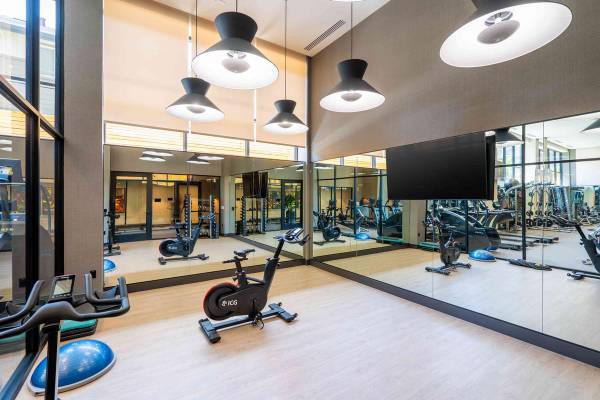 Listing photo 1 of 5