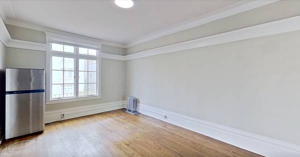 Listing photo 1 of 5