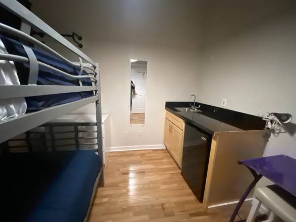 Listing photo 1 of 5