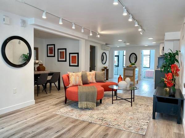 Listing photo 1 of 5