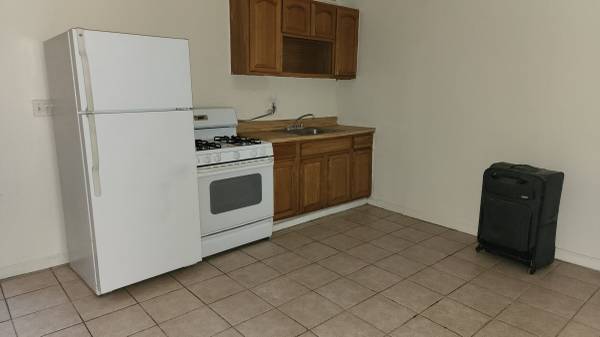 Listing photo 1 of 5