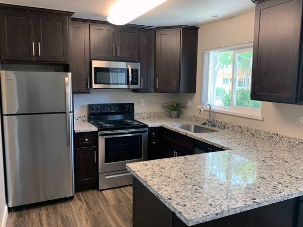 Listing photo 1 of 5