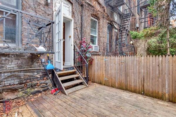 Listing photo 1 of 5