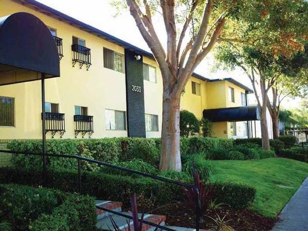 Listing photo 1 of 5