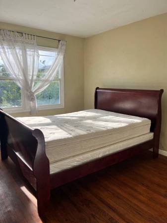 Listing photo 1 of 5