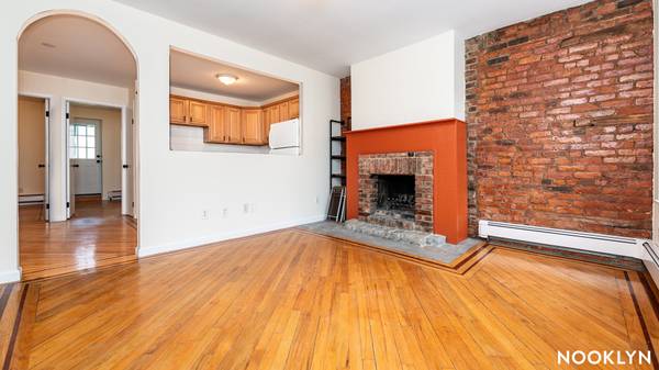 Listing photo 1 of 5