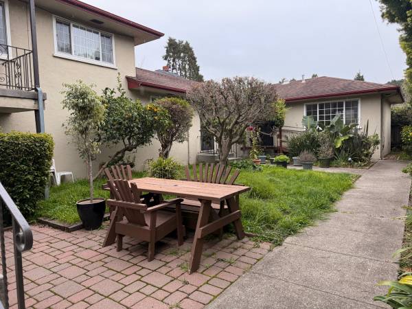 Listing photo 1 of 5
