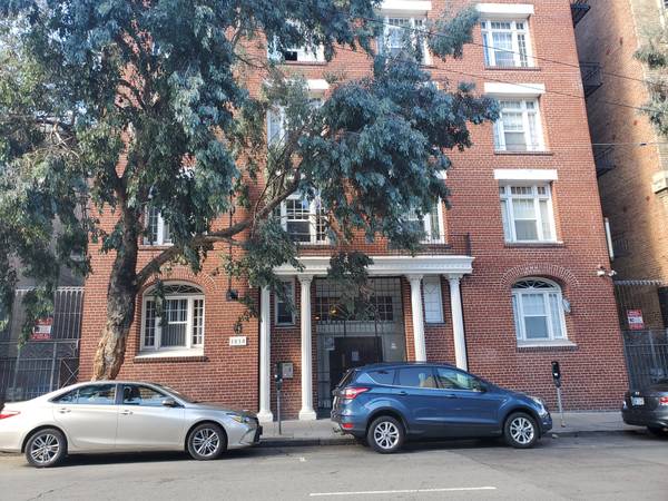 Listing photo 1 of 5