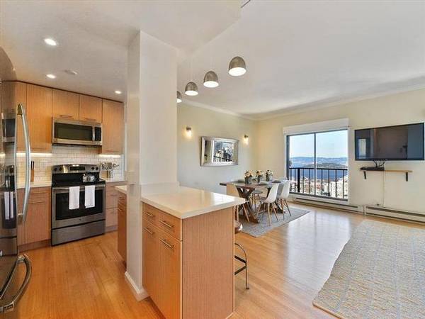 Listing photo 1 of 5