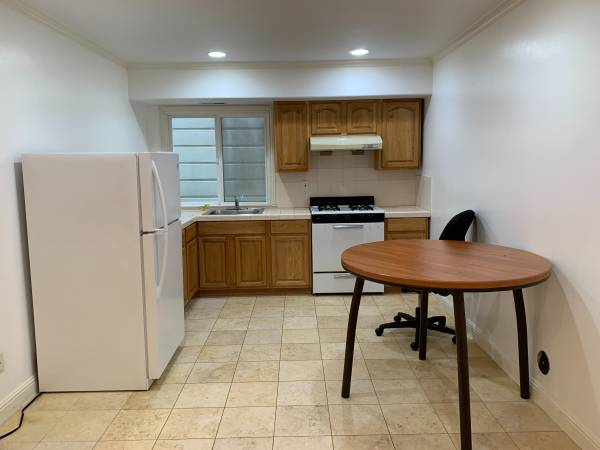 Listing photo 1 of 5
