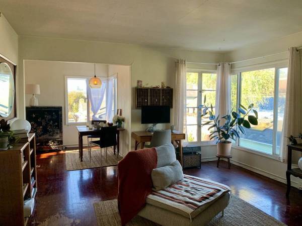 Listing photo 1 of 5