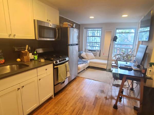 Listing photo 1 of 5