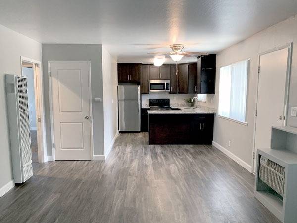 Listing photo 1 of 5