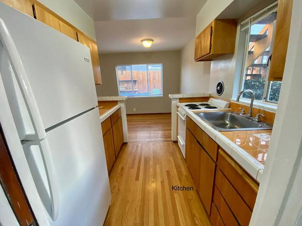 Listing photo 1 of 5