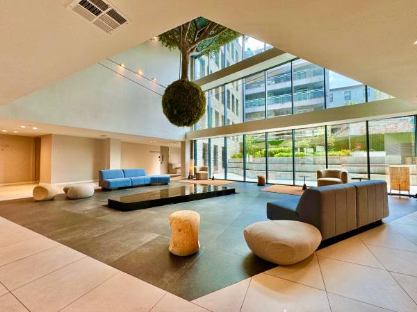 Listing photo 1 of 5