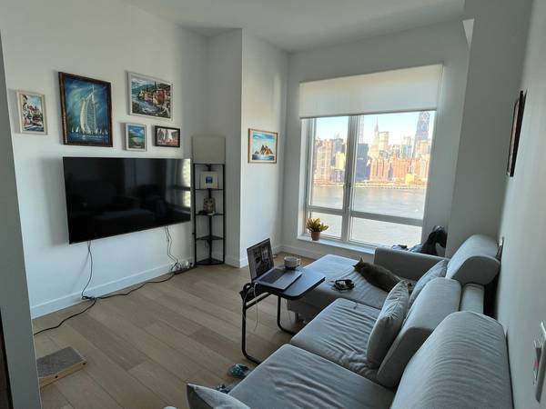 Listing photo 1 of 5