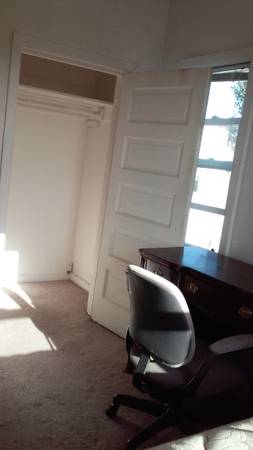 Listing photo 1 of 2