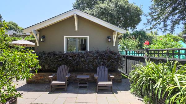 Listing photo 1 of 5