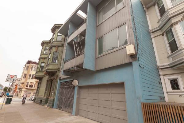 Listing photo 1 of 5