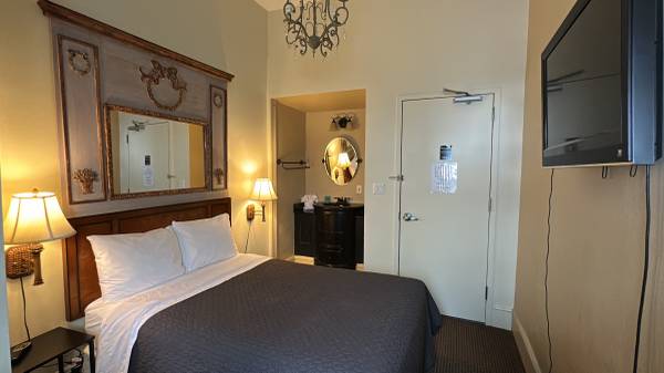 Listing photo 1 of 5