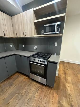 Listing photo 1 of 5