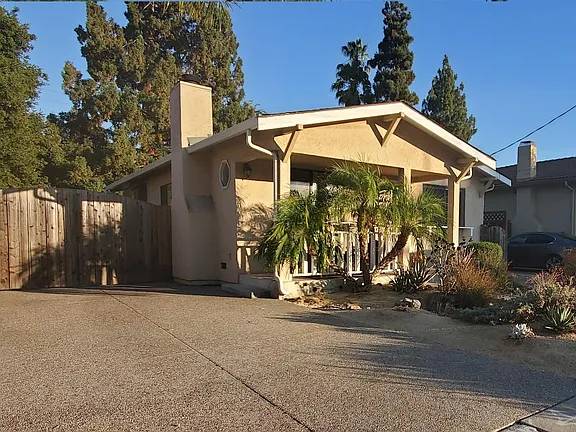 Listing photo 1 of 5